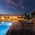 Casa Rosa - Heated Pool & Sea Views Loulé