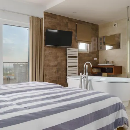 Casa Rosa: Exclusive Hilltop Estate With Heated Pool & Sea Views 别墅 楼尔