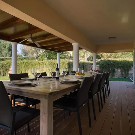 Casa Rosa: Exclusive Hilltop Estate With Heated Pool & Sea Views 别墅