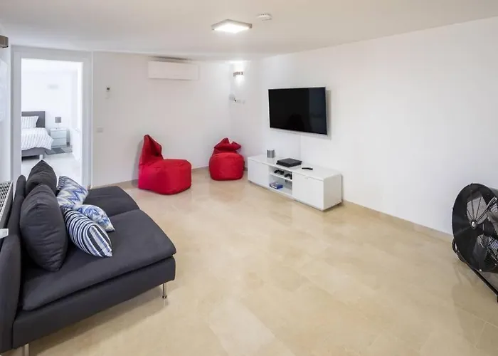 Casa Rosa - Heated Pool & Sea Views