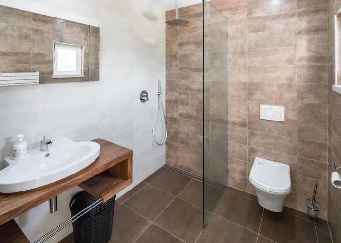 Villa Casa Rosa - Heated Pool & Sea Views *