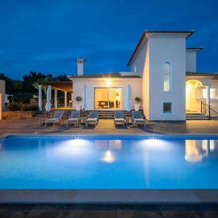 Villa Casa Rosa - Heated Pool & Sea Views *