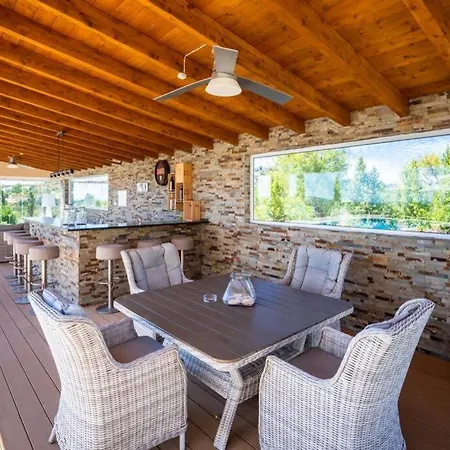 Casa Rosa - Heated Pool & Sea Views Loule