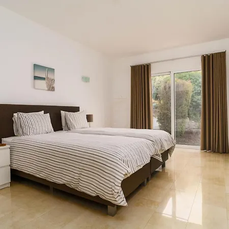 Casa Rosa: Exclusive Hilltop Estate With Heated Pool & Sea Views