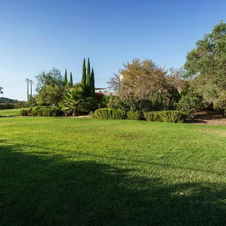 Casa Rosa: Exclusive Hilltop Estate With Heated Pool & Sea Views *