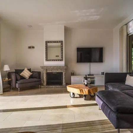 Casa Rosa: Exclusive Hilltop Estate With Heated Pool & Sea Views
